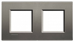 Рамка LivingLight, серый шелк, прямоугольная форма, немецкий стандарт, 2+2 модуля (2-х местная) LNA4802M2AE &mdash; LN4702 &mdash; LN4702 &mdash; 502E &mdash; 502E